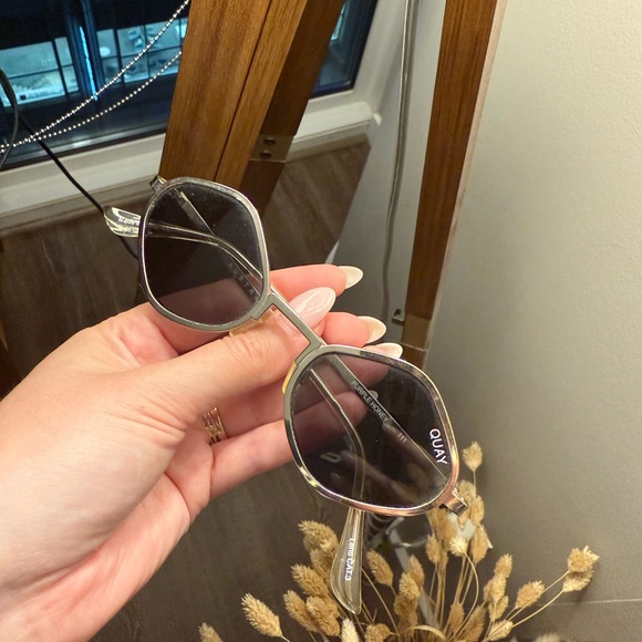 Quay Geometric Sunglasses - Picture 2 of 4